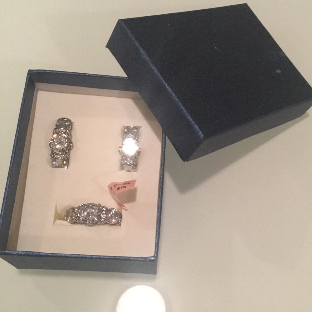 NIB Earrings & Size 9 Ring Set
